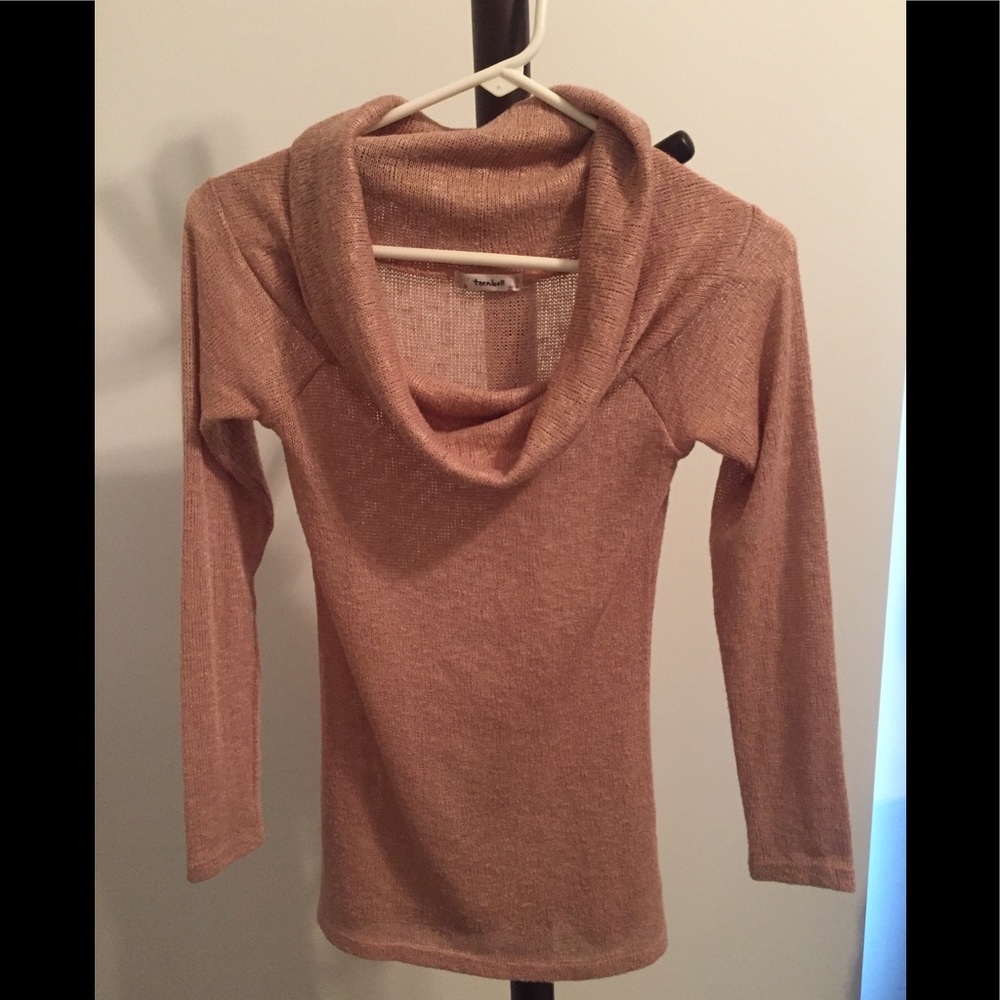 🐠🐬Cowneck Top 🐳🐟